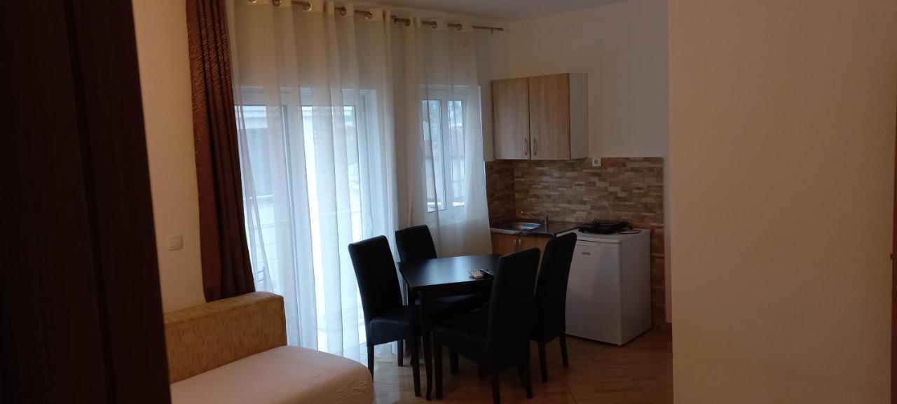 Apartments Armini Ulcinj Exterior photo